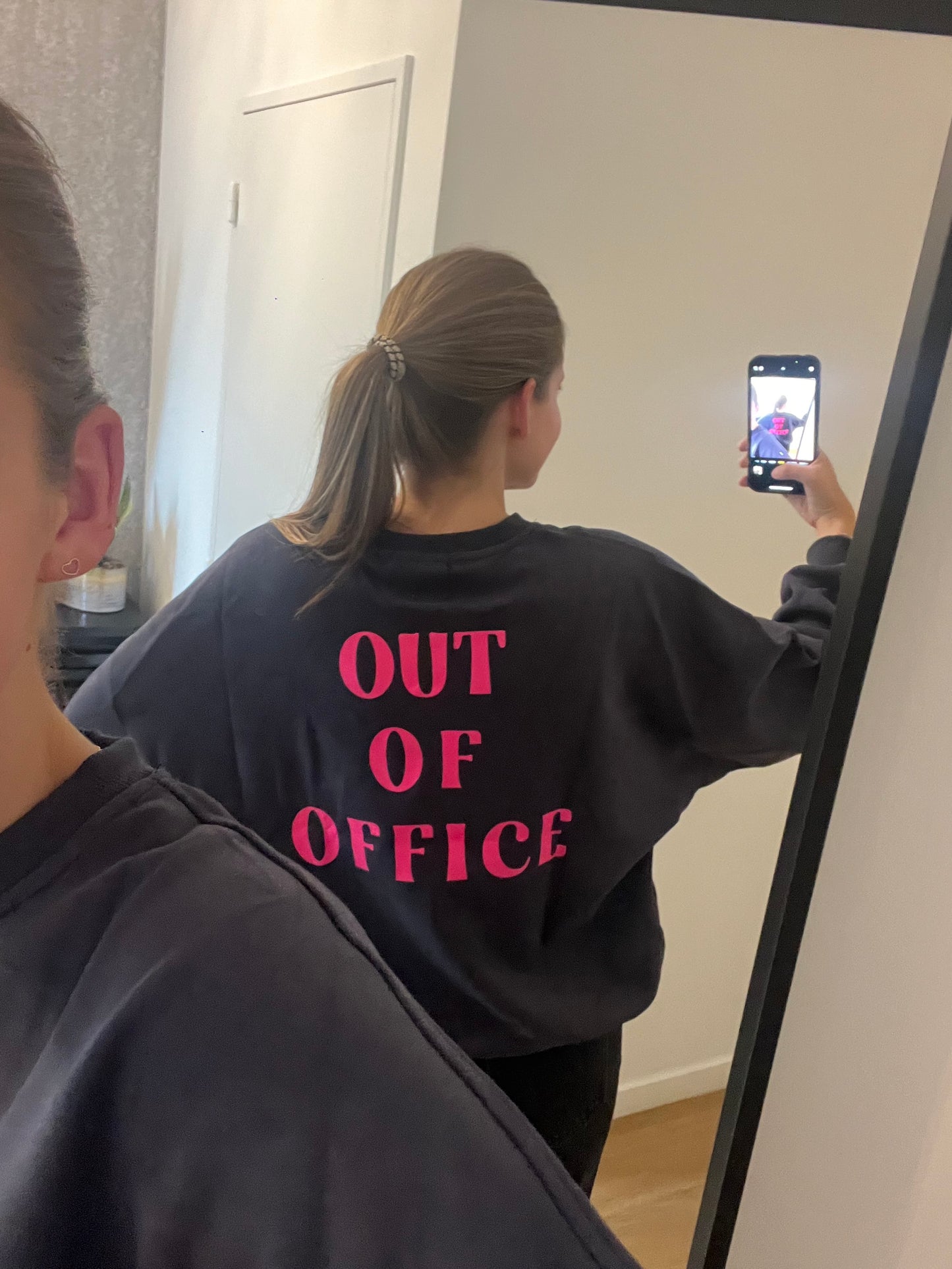 OUT OF OFFICE BLAUW