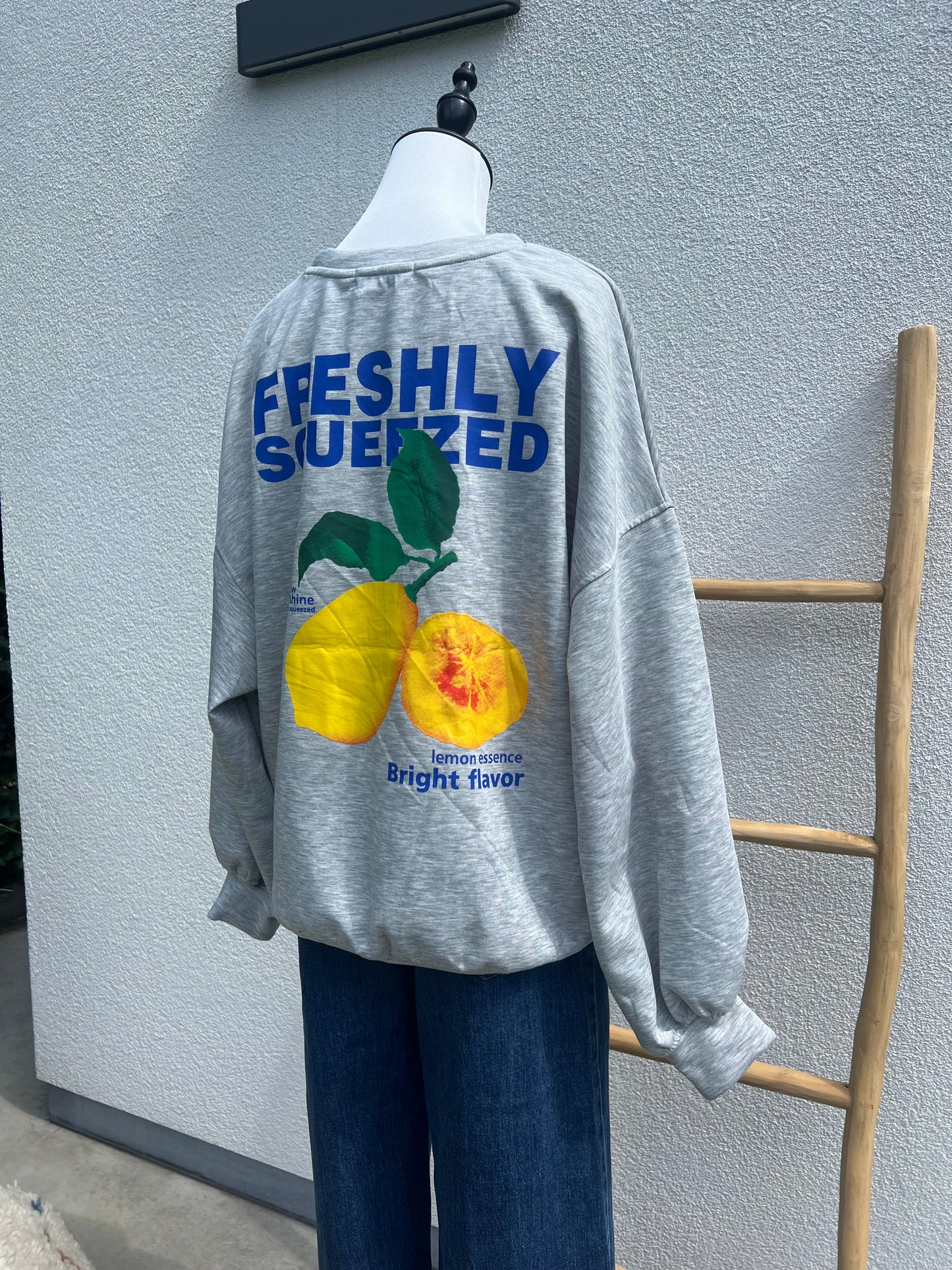 MUSTHAVE SWEATER FRESHLY SQUEEZED