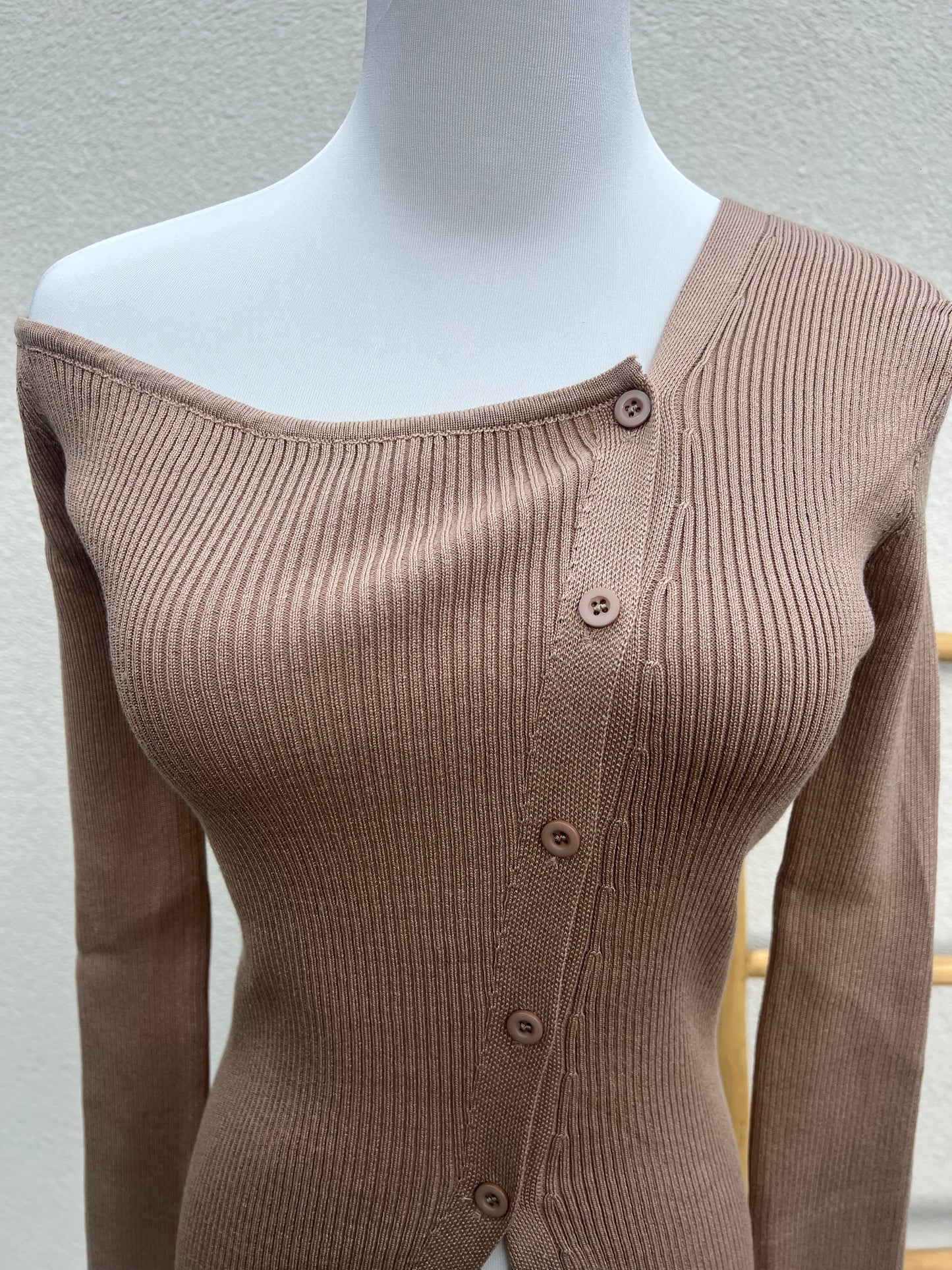 MUSTHAVE TOP BEIGE